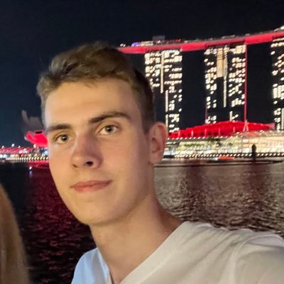 szunyogh_'s profile picture. Interested in politics and architecture. Hungarian 🇭🇺