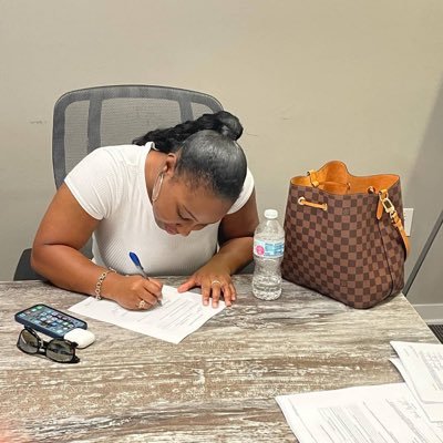 SVenustine's profile picture. 