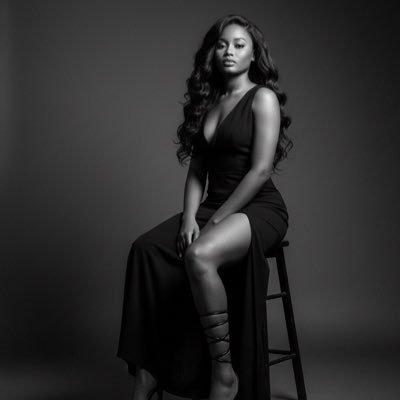 ae_wuraa's profile picture. Just God and myself 👸🏻❤️🕊 || Public Relations|| Ghana Institute of Journalism || #DaughterOfaKing👑