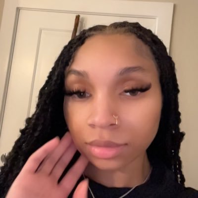 ixivyonn's profile picture. trip dean 🪽