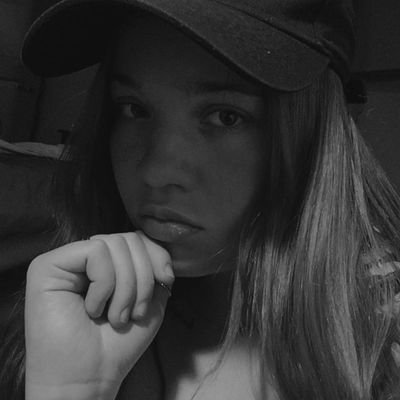 chuchiiavaro's profile picture. ig: chuchi.avarx
🪐