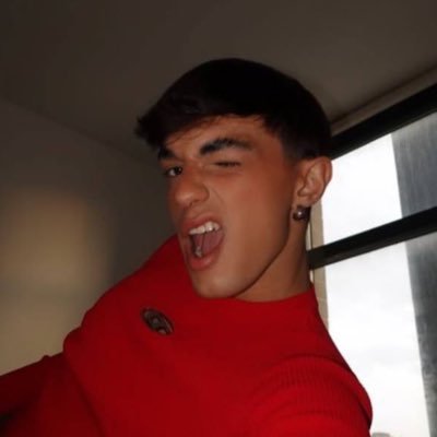 vvalereea's profile picture. ☀️🌙💗 #esauriters