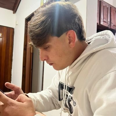 AguusPiquio's profile picture. Señores yo soy del gallinero🤍❤🤍