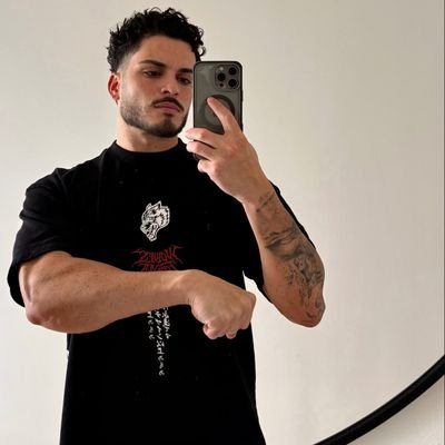 MCKenny42249's profile picture. new here 😩