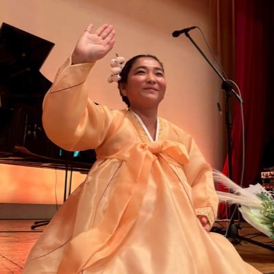 Reiko_Universe's profile picture. ♥️Reiko World♥️ 《声》《聴》《触》Focusし命をつかってます♥️Rootsの韓国Foodイベント出店ケータリング♥️音.食.笑.愛.祈.五感をフルマックスさせて生きてる人間♥️きもちいぃ.ここちいぃ.おいしぃぃの世界を表現してます🪐Vision of the Future〜わたしが創造する未来〜