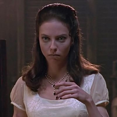 anndsey's profile picture. she her  💗  backup @starlingcest  🧛‍♀️  lesbian by chance irish by the grace of god 🔮  IoIicon weirdo sporadic author