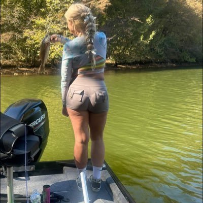 Mikailawisher's profile picture. Single and hoping to be someone’s favorite someday… Pretty Girls that likes fishing 🎣