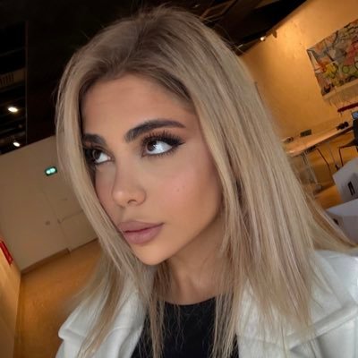 honeybrucee's profile picture. 777