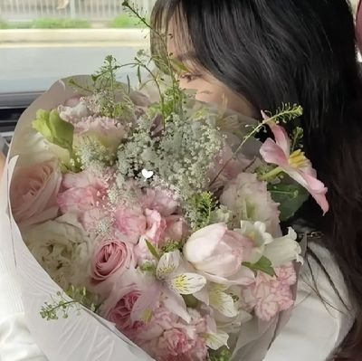 osniu's profile picture. الشكوى للبشر معاناة والشكوى لله معافاة