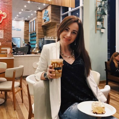 amelia_chr31866's profile picture. I love tennis—not just as a sport, but as a part of who I am.

There’s something magical about stepping onto the court. The moment I grip my racquet, the outsid