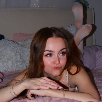 laurenxcros's profile picture. 🍉 Hey loves! 💕 My name is Lauren 🍭 23 year old 🇨🇦 B-day: May 9th 🍰 check out my link🌲 18+