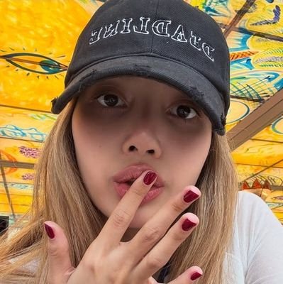 misslottom's profile picture. 🎸🎧