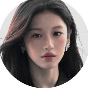 Ylunjung's profile picture. hot glam petal of galchester blooms https://t.co/dboTLVOSeX