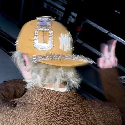 wolftyp3's profile picture. who tf does he think he is?