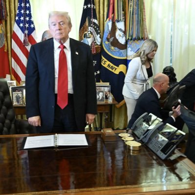 crashTrthSocl's profile picture. just on here speaking my truth #gaytriot