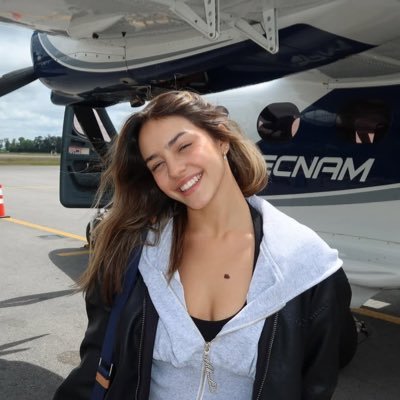 princesspodesta's profile picture. Siempre con la peor de las ondas pero dicen que soy graciosa