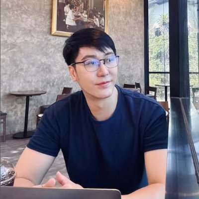 mei_me001's profile picture. "80s kid, 90s coder, 00s innovator."