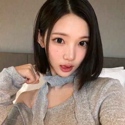 xvjiwo's profile picture. 🍓🍓🍓🪽🍰✨