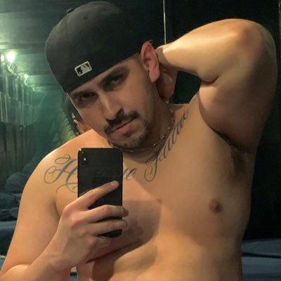 EseVillain's profile picture. BiLatino foo from South Central. 🇸🇻🇲🇽 Half Serious. Half Troll. IG: Ese_Villain