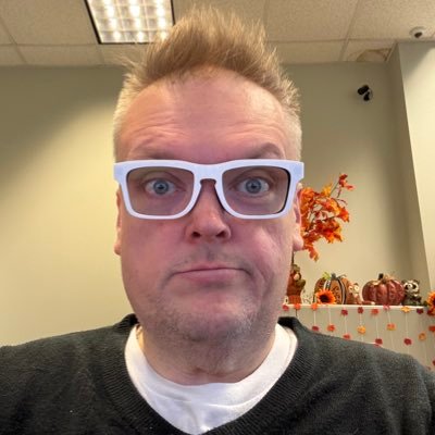 MLupole's profile picture. Cleveland/Seattle sports fan plus a few others. I've seen Pearl Jam live-a lot. Hosted a show on SiriusXM. Ex hoops announcer.