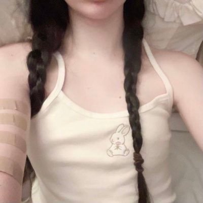 the1onlysuicide's profile picture. she