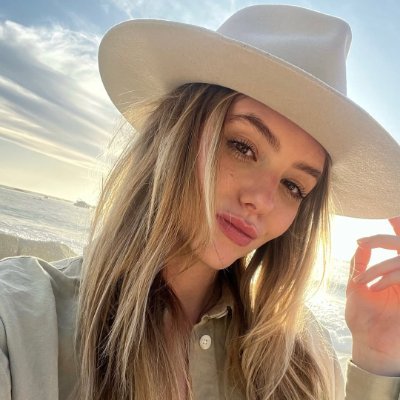 Linasfdsd's profile picture. Food is my romantic encounter with life. Every day, I’m accompanied by deliciousness, enjoying every warm moment💫.