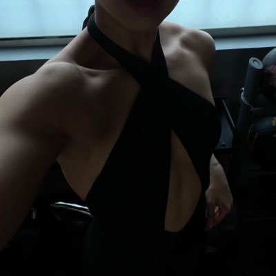 slli0ii's profile picture. Nothing real is effortless.