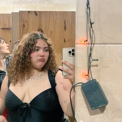 aby_teso's profile picture. tarotista y ausera 🫵🏼🙄