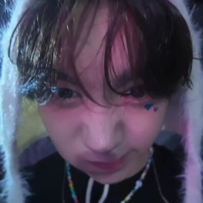 ohsionwater's profile picture. i wanna dance dance silly dance 🌷🐿️⭐️🌳🦭🥐