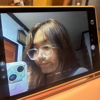 privni_rhi's profile picture. u r not welcome here SHOOOOO