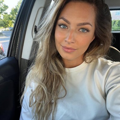 MariaBecker937's profile picture. No shortcuts. Just hard work, lessons, and growth.