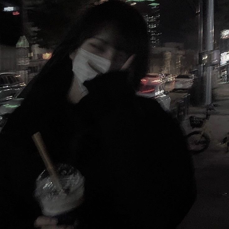 hakanab8v's profile picture. 