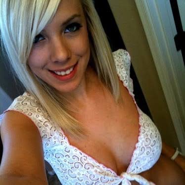 RoseJane440353r's profile picture. Hope I can see one real person on here