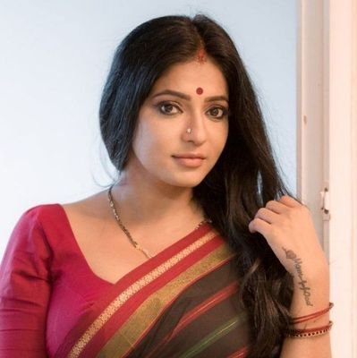 SavitaKuma7110's profile picture. Hindu Housewife 🧡💚. I will only chat with those who like and repost