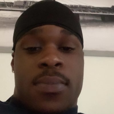 EliLove693056's profile picture. 