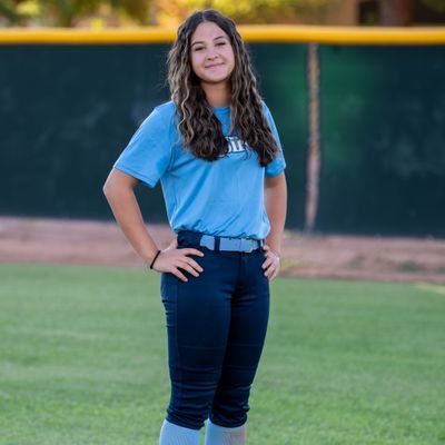 isabelbull29's profile picture. 2029 Pitcher/Utility | R/R | @Rising_Rodgers_AZ @Risingfastpitch