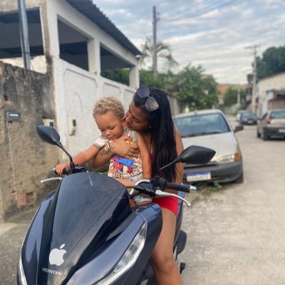 karolcrf_77's profile picture. 