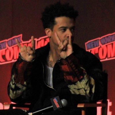 alynrrxs's profile picture. 21♑️ a car crashed heart ♡