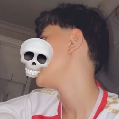 17z_hmo's profile picture. اقابل مشتركين سالب مراهق سوري عمري 17🔥الي يسأل عن حسابي الأول والثاني بعد تبند💔@moo18e