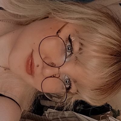 bobadimples's profile picture. 🩷🧡❤️📚🎶🤠 23