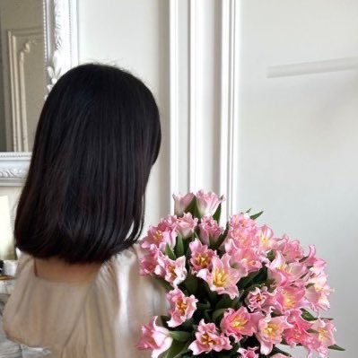 2liiu__'s profile picture. {أَلَا بِذِكْرِ اللَّهِ تَطْمَئِنُّ الْقُلُوبُ}