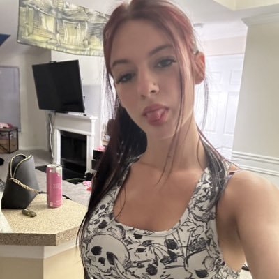 cutiexlilly_'s profile picture. This tease is nothing… wait till you peep my DMs 👀