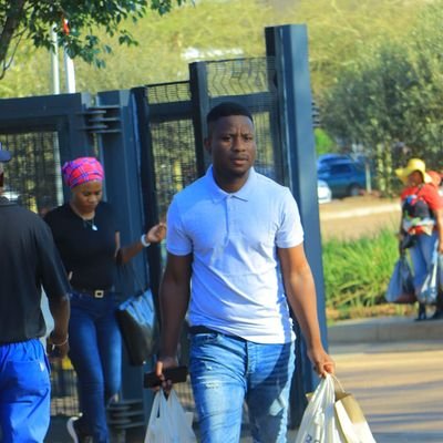 Tiniewez1's profile picture. The love just accentuates the hate....