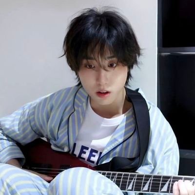 nebulosalien's profile picture. no sabía q ponerme de usuario e