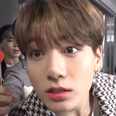 serotonintk's profile picture. taekook reading acc