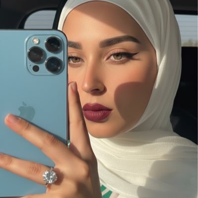 esraa_astal's profile picture. Engineering graduate 👷‍♀️ stud now:Technical operations 👩‍⚕️OR my taleut:Draw👩🏻‍🎨&poetry Rea مَضيتُ أكفِّن الأشواق حتَّى تزاحمت المقَابر في فُؤادي 💔