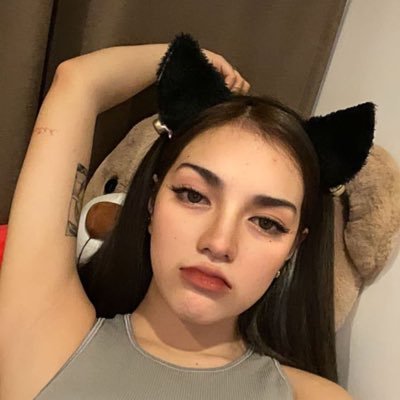 brentymika's profile picture. here for MB through thick and thin ✨