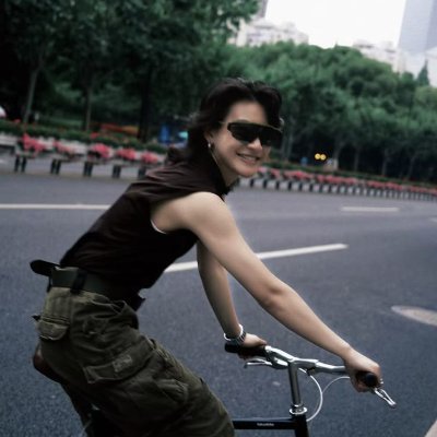 AmandaLopi69123's profile picture. 