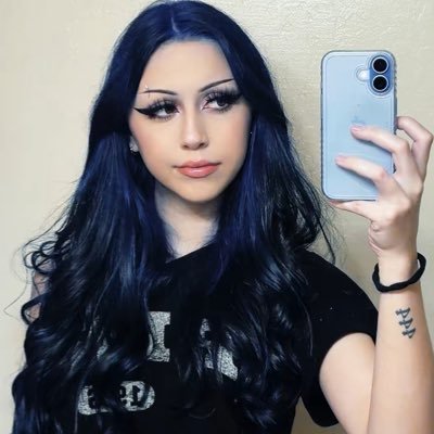 mikaylajade222's profile picture. 23 || she/her