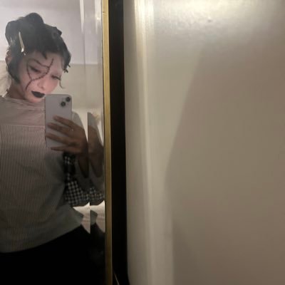 KissofRot's profile picture. you weren’t meant to find this..